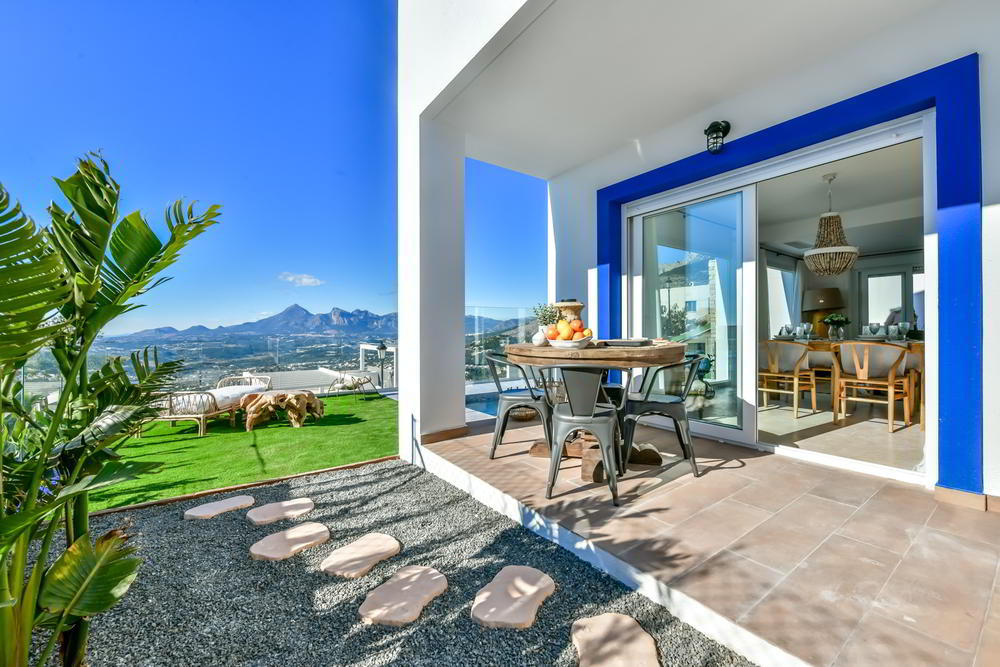 Key-ready 3-Bed Villas with Breath-taking Sea-view in Altea Hills